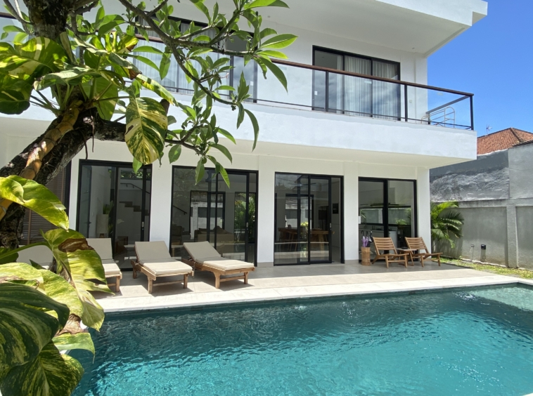 Vila di Seminyak Dijual Sewa