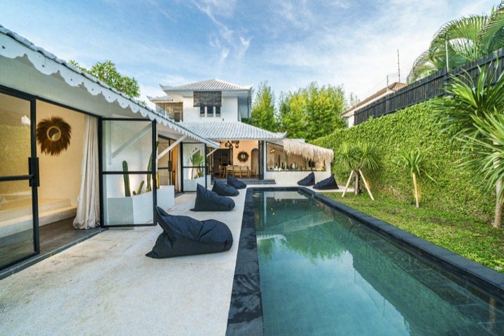 Vila Tropis di Seminyak