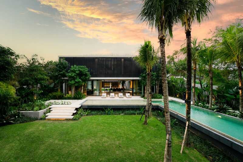 6-Bedroom Mansion in Pererenan