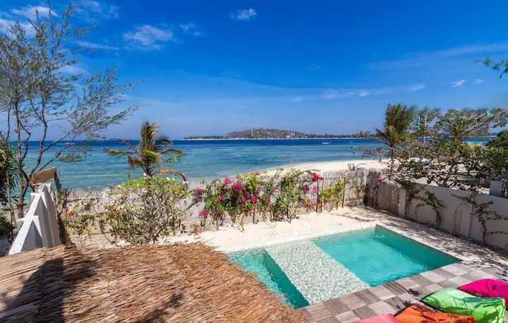 Absolute Beachfront Villa in Gili Meno