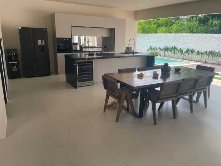 Sleek Minimalist Villa in Uluwatu