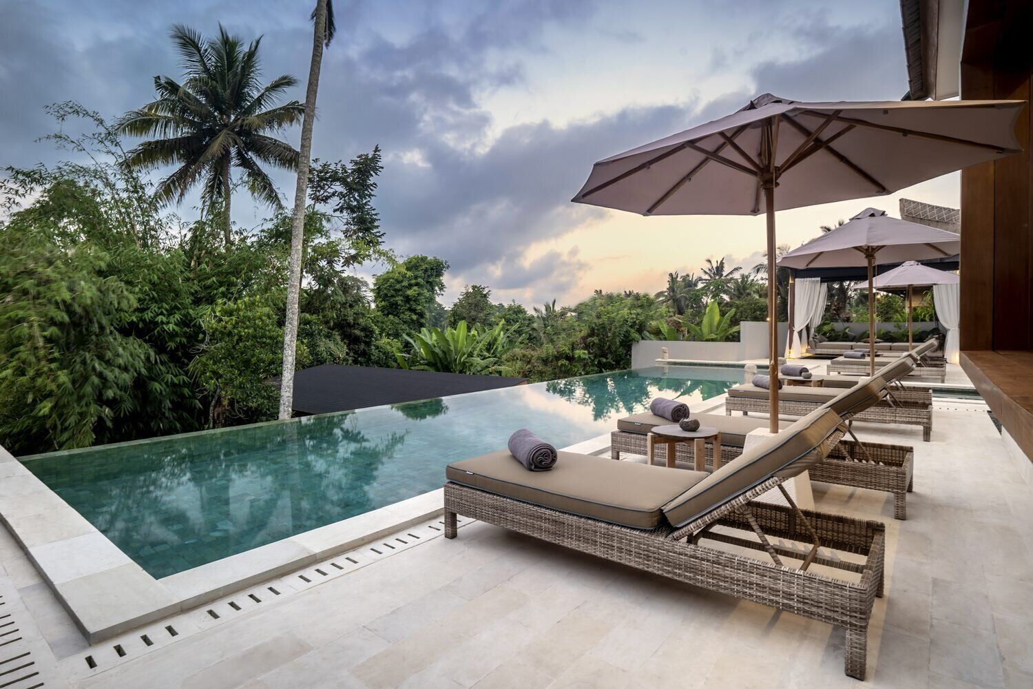 5-Bedroom Villa with Stunning Pool