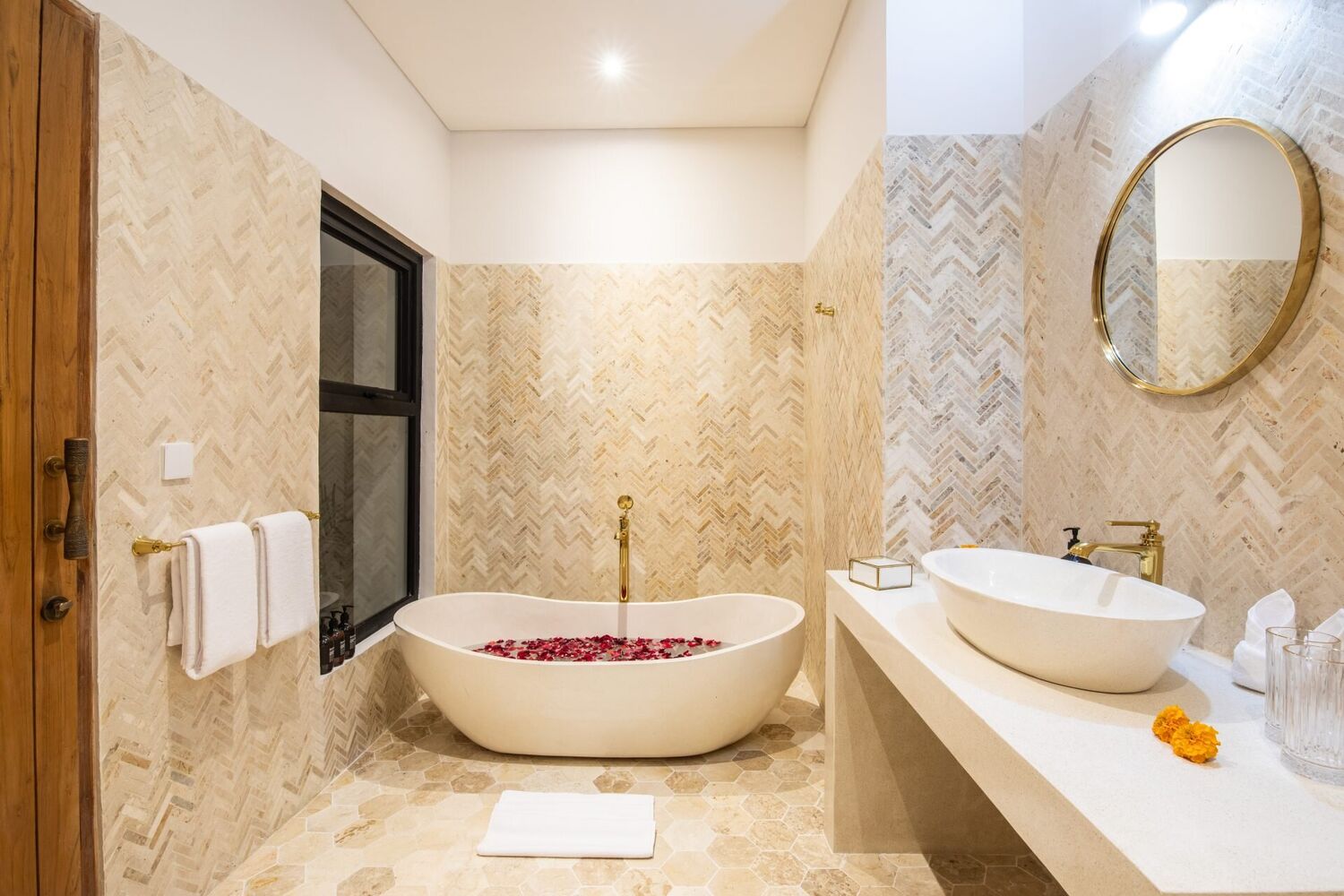 Umalas Elegance A Refined Five-Bedroom Designer Villa — Property ID CY864