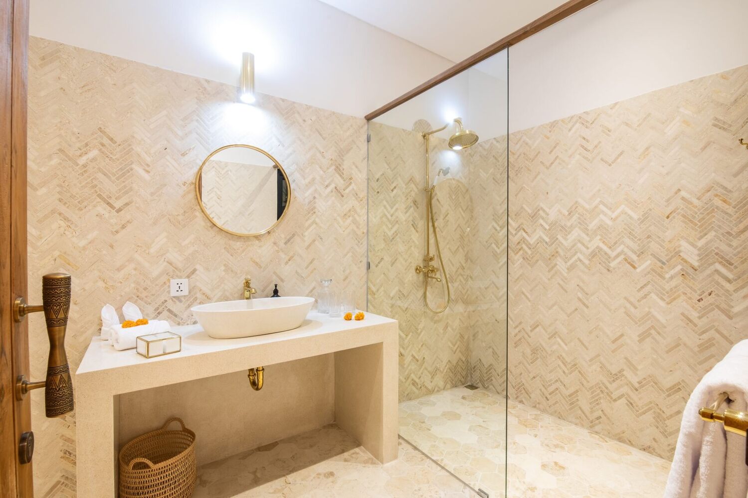 Umalas Elegance A Refined Five-Bedroom Designer Villa — Property ID CY864