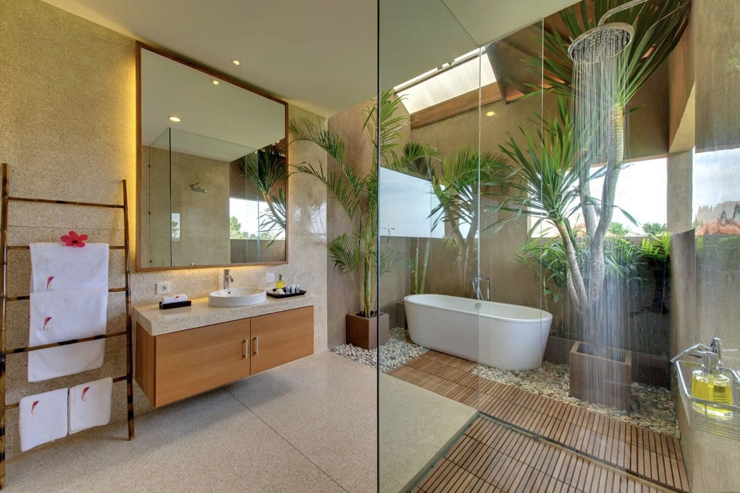 Elegant 4-Bedroom Freehold Villa in Bali for Sale, in Seminyak – Traditional Luxury Just Steps from the Beach — Property ID JU803