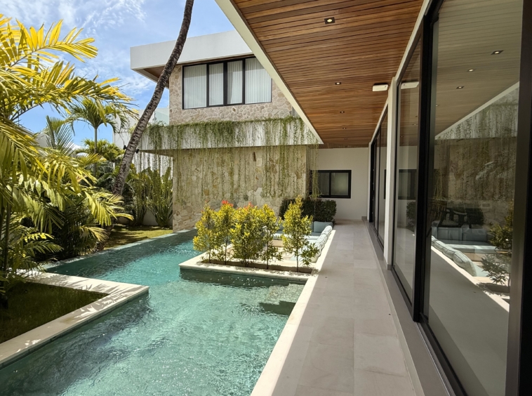 Spacious 4-Bedroom Villa in Tumbak Bayuh