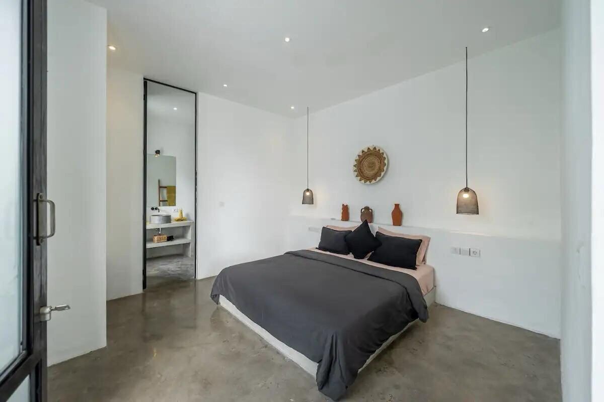 3 Bedrooms Villa in Canggu – 5 Mins Drive to Finn’s Beach Club, 10 Mins Walk to Montessori School — Property ID DE892