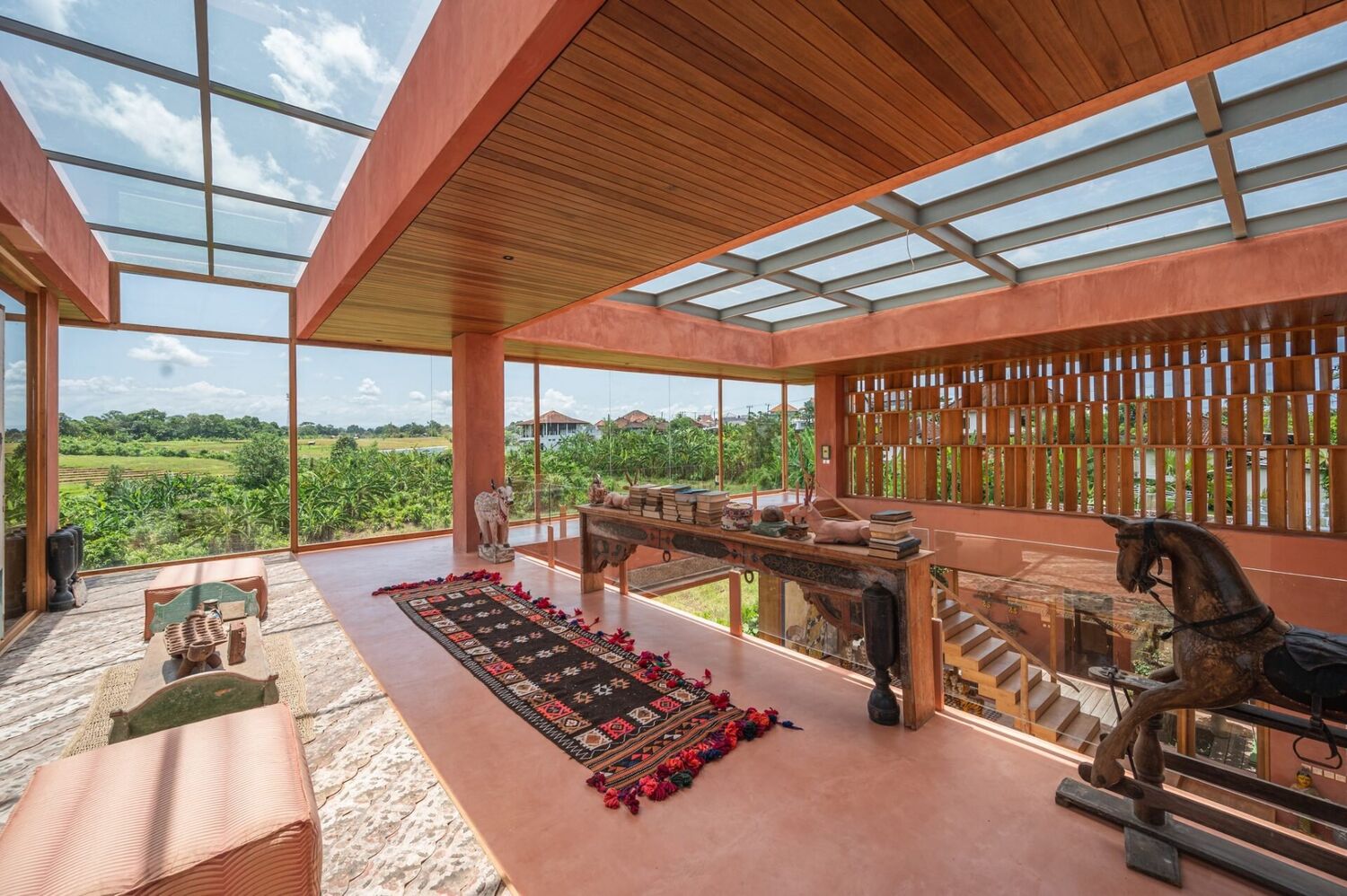 Mansion 6 Kamar Tidur yang Terinspirasi Bahasa Spanyol di Tumbak Bayuh, Bali — ID Properti KH909