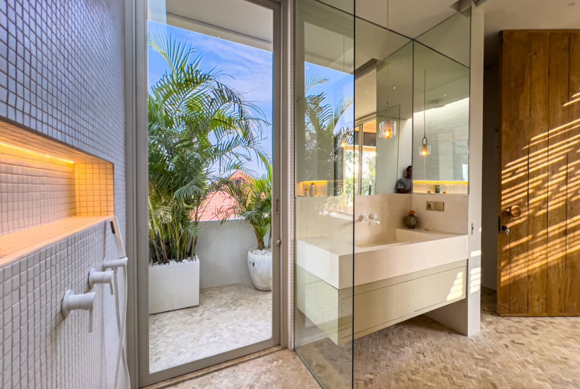 Modern Tropical 3-Bedroom Villa for Rent Yearly or Monthly in Pererenan, Mengwi — Property ID FA928