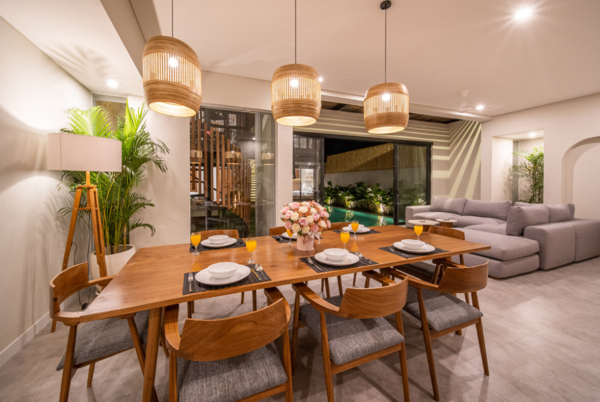 Fully Furnished 4-Bedroom Villa in Central Berawa – Walk to the Beach & Top Lifestyle Spots — Property ID FA925