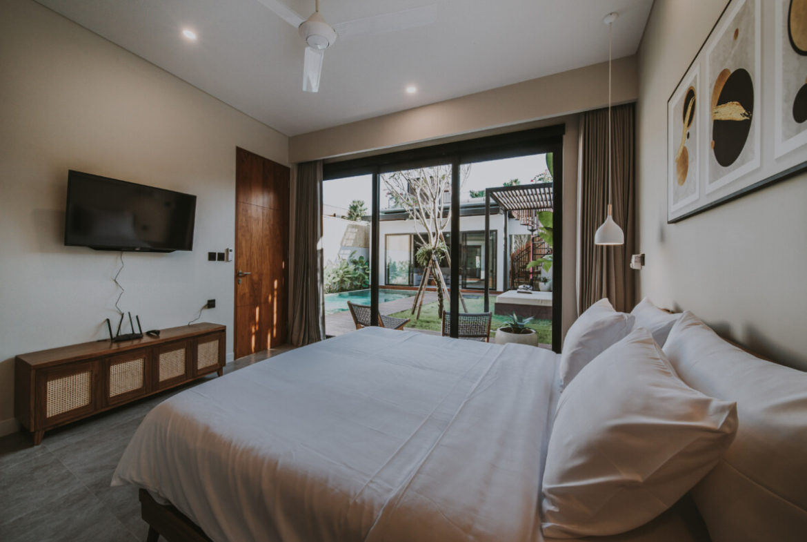 Fully Furnished 4-Bedroom Villa in Central Berawa – Walk to the Beach & Top Lifestyle Spots — Property ID FA925