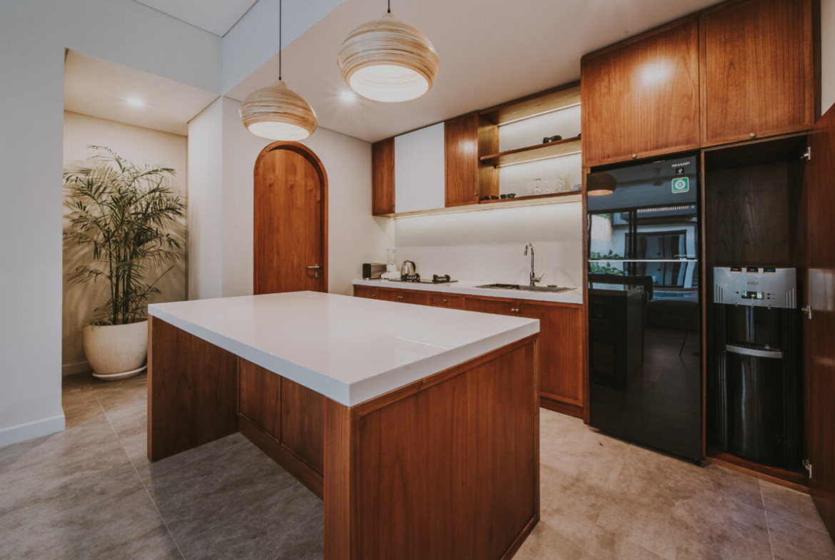 Fully Furnished 4-Bedroom Villa in Central Berawa – Walk to the Beach & Top Lifestyle Spots — Property ID FA925