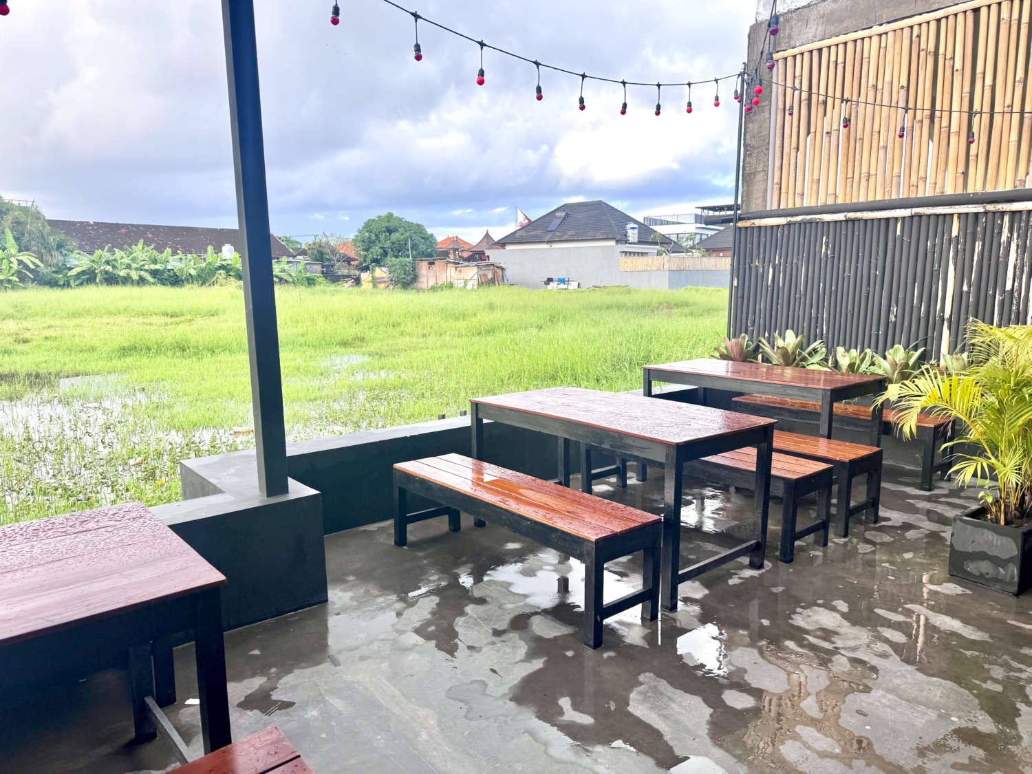 Turnkey Cafe or Bar Space for Sale in Canggu Center – Leasehold — Property ID JU972