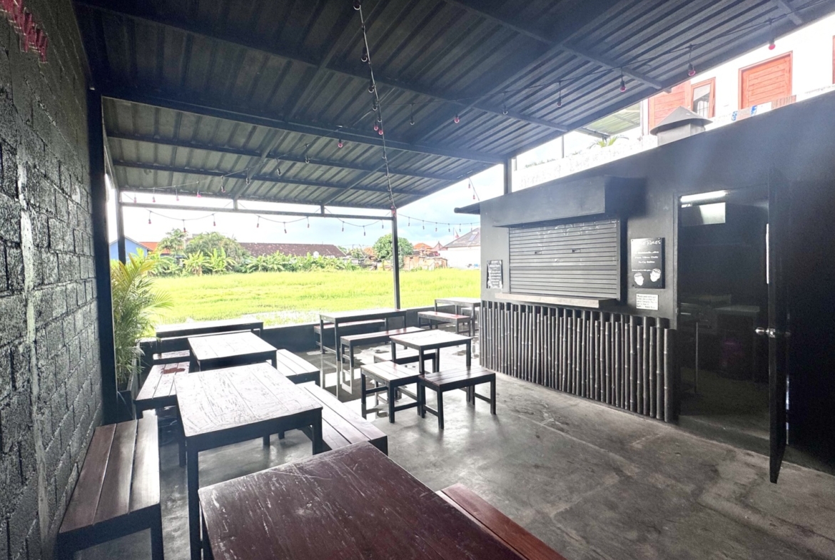 Turnkey Cafe or Bar Space for Sale in Canggu Center – Leasehold — Property ID JU972