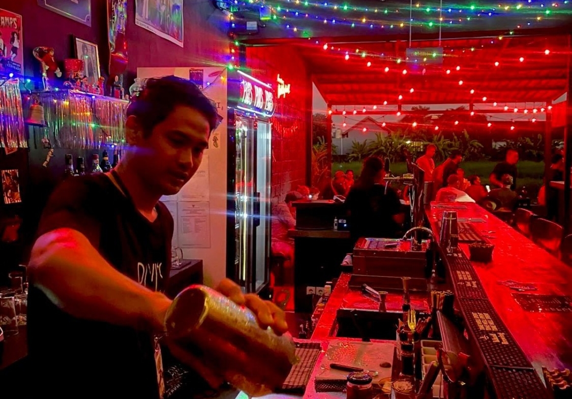 Turnkey Cafe or Bar Space for Sale in Canggu Center – Leasehold — Property ID JU972