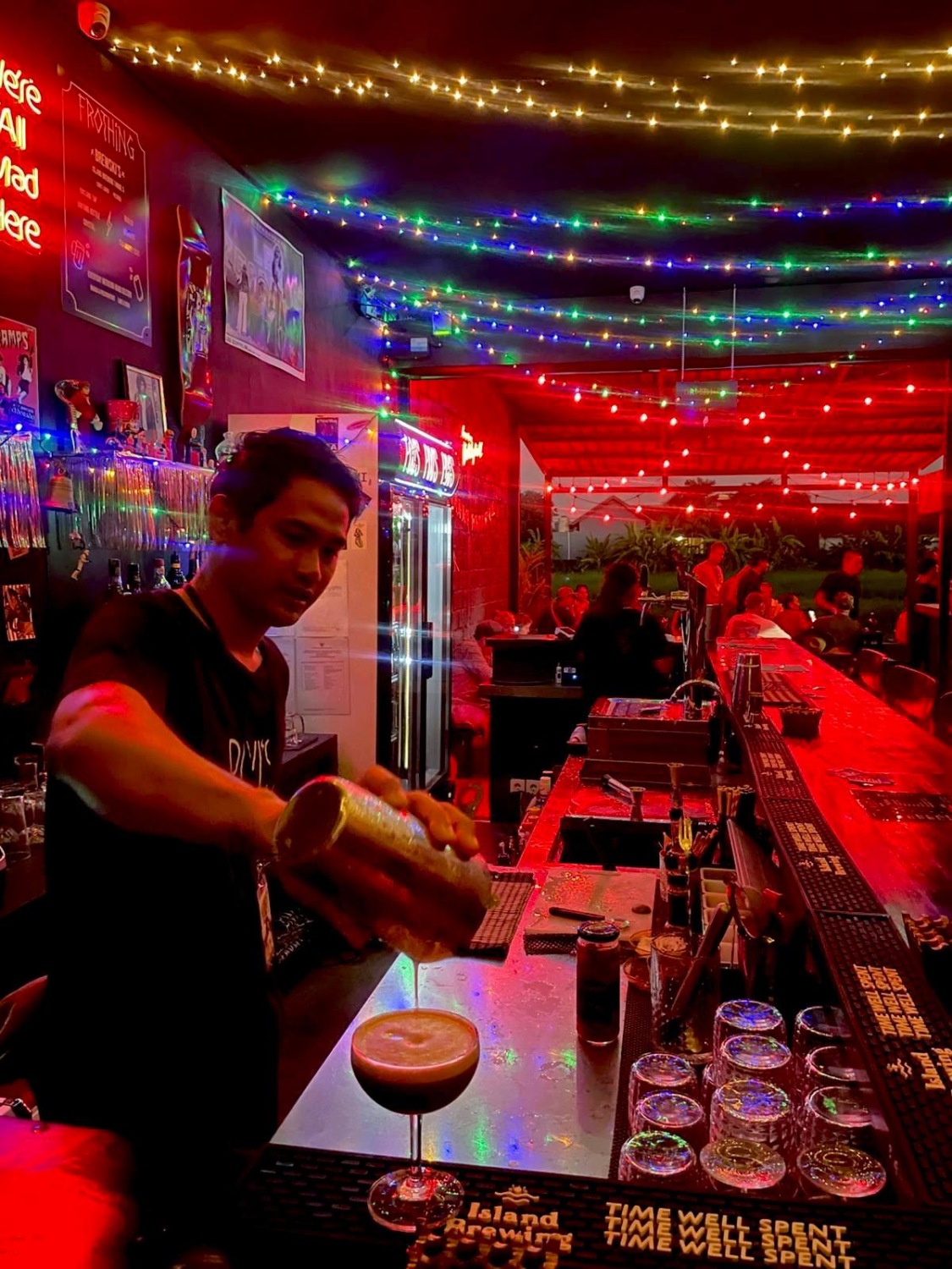 Turnkey Cafe or Bar Space for Sale in Canggu Center – Leasehold — Property ID JU972