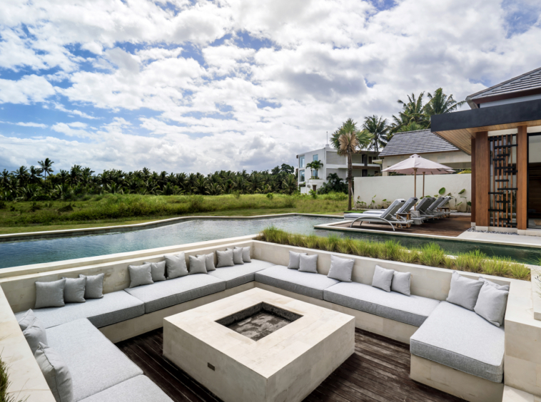 4-Bedroom Villa with Spacious Pool in Mas