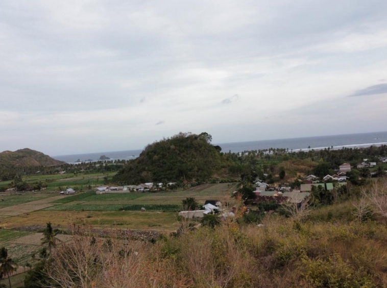 Tanah Puncak Bukit Hak Milik di Lombok Tengah