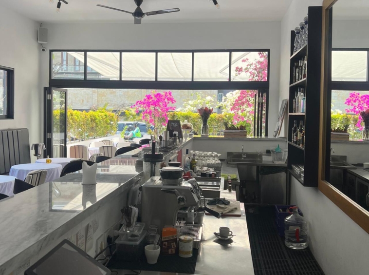 Vila Brutalis Dijual di Nyang Nyang