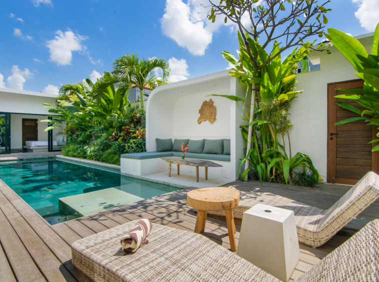 Villa with Private Pool for Sale in Padonan